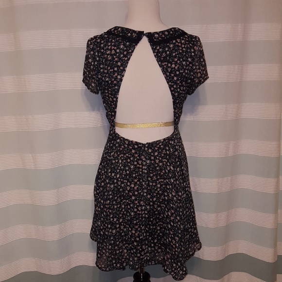 Backless floral dress - Picture 2 of 4